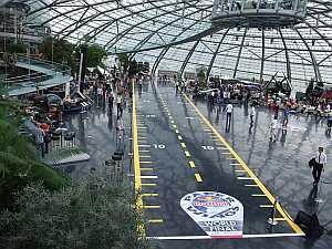 Die Landebahn im Hangar 7